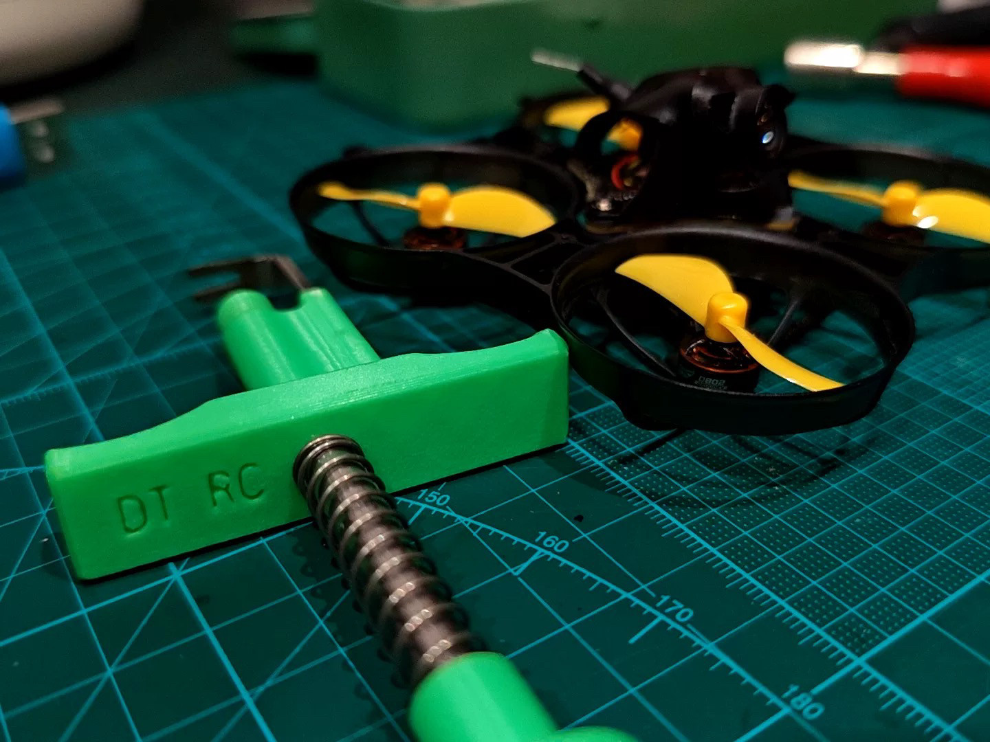 أداة سحب المروحة DT Propeller  - مراجعة Drone Racing Gate وسعره